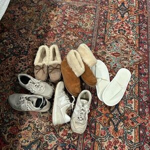 Bundle of old shoes/slippers